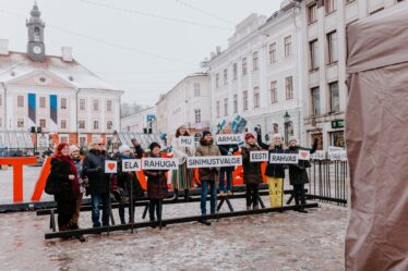 Heade-soovid-Eestile-Raekoja-platsil-24-veebruaril-F_Evelin-Lumi-021